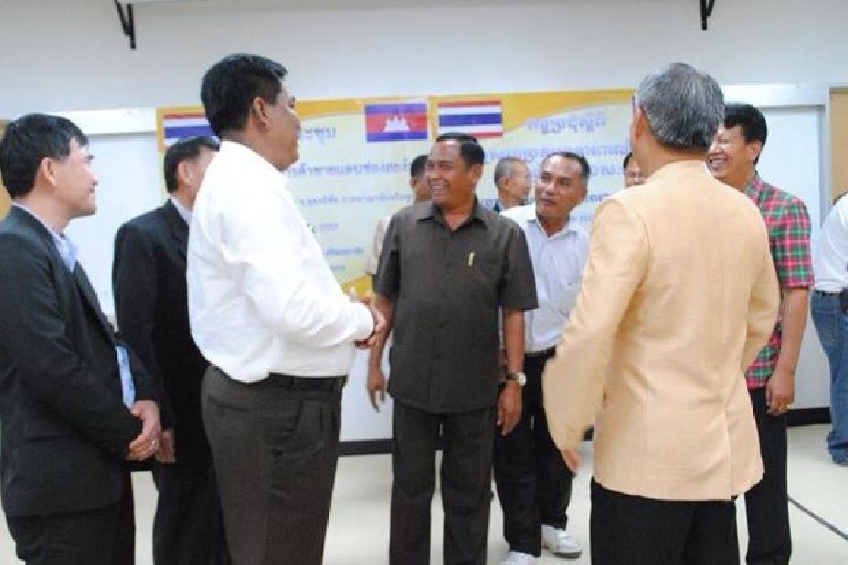 ไทยถกเขมรเปิดวิ่งรถศรีสะเกษ-เสียมเรียบ ไทยถกเขมรเปิดวิ่งรถศรีสะเกษ-เสียมเรียบ