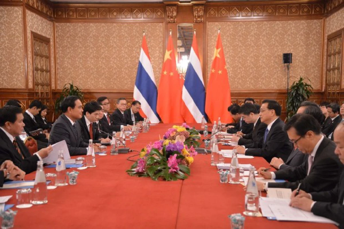 บิ๊กตู่ถกนายกฯจีนเผยพร้อมนำเข้าข้าว-ยางพาราจากไทย