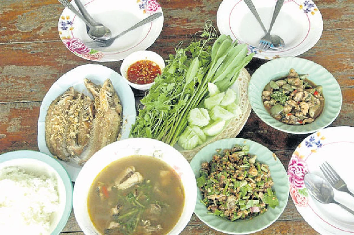 ไปกินลาบโบราณที่ชายแดนไทย-กัมพูชา