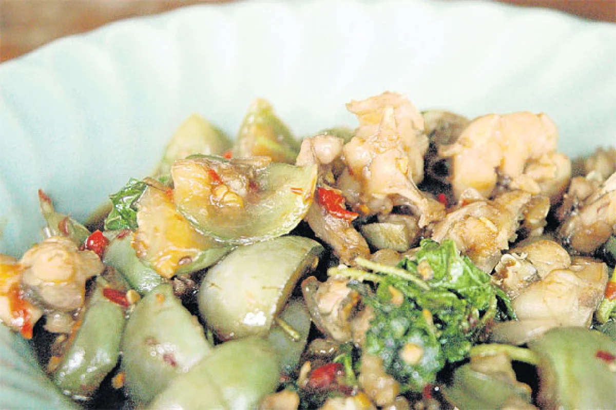 ไปกินลาบโบราณที่ชายแดนไทย-กัมพูชา