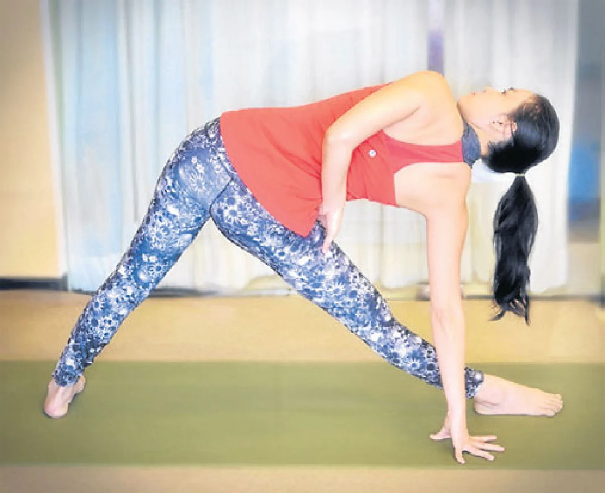 ท่า Ardha Chandra Natarajasana