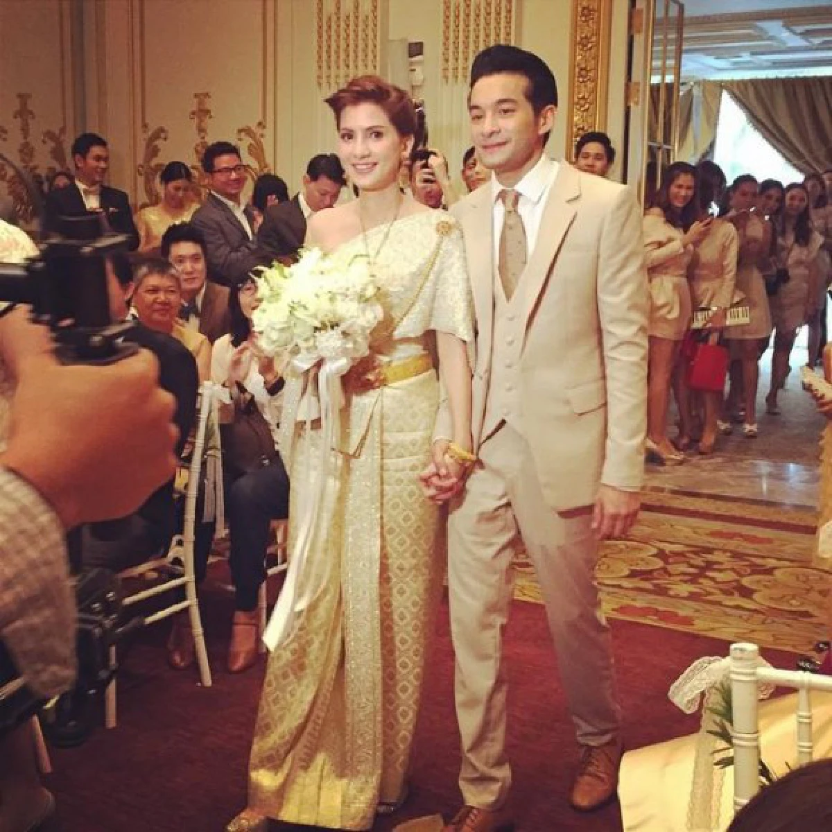 "เปิ้ล-นิว"ควงคู่วิวาห์ชื่นมื่น