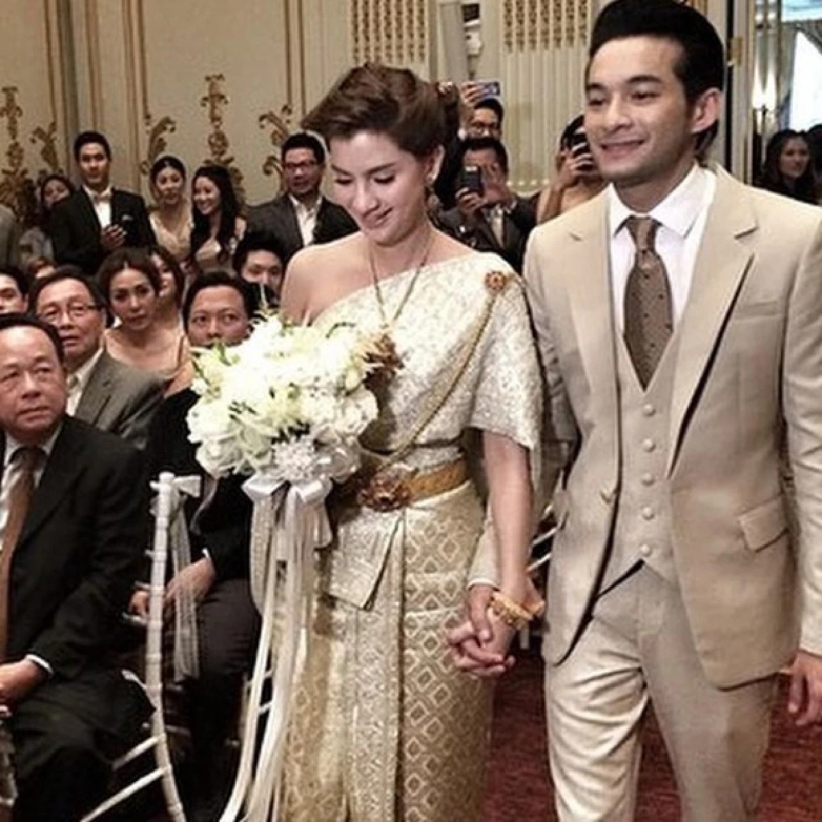 "เปิ้ล-นิว"ควงคู่วิวาห์ชื่นมื่น