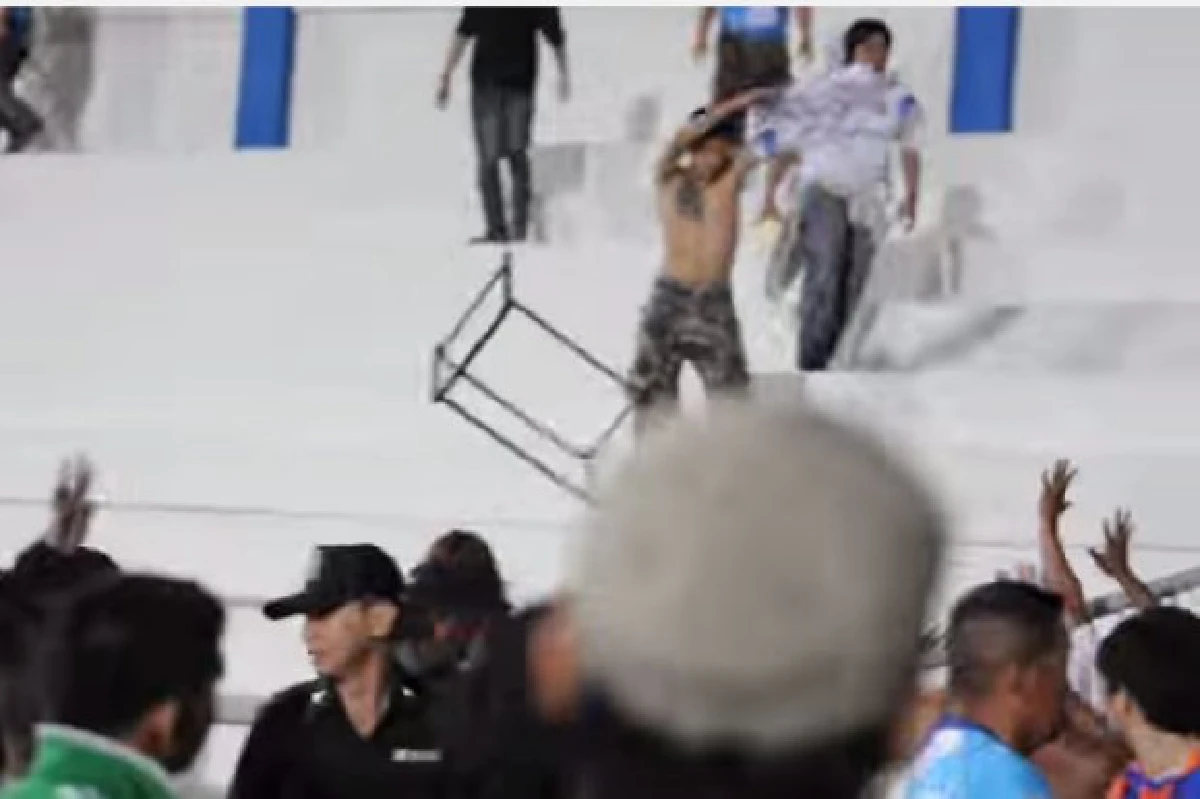 "แฟนบอลตีกัน" ความรุนแรงนอกสนามสู่วาระแห่งชาติ