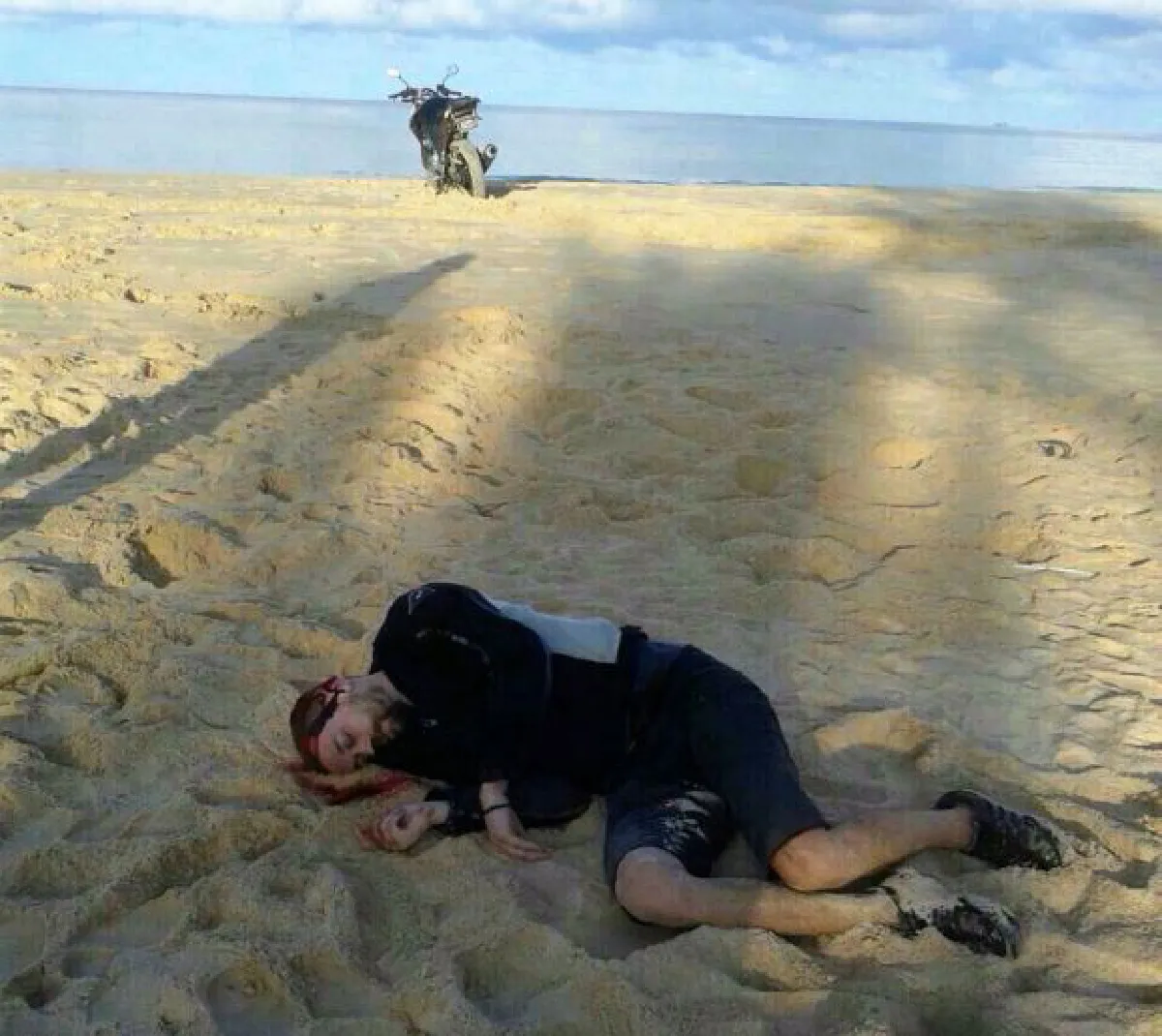 Tourist beaten into coma on Phuket beach (video)