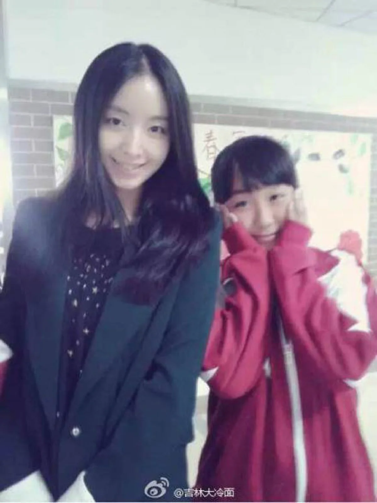 ชาวเน็ตจีนชื่นชมครูสาวแสนสวยแถมเก่ง