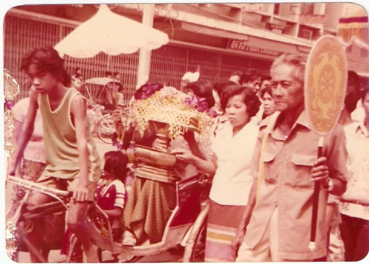 เผยภาพ!"เท่ง เถิดเทิง"สมัยถีบสามล้อรับจ้าง