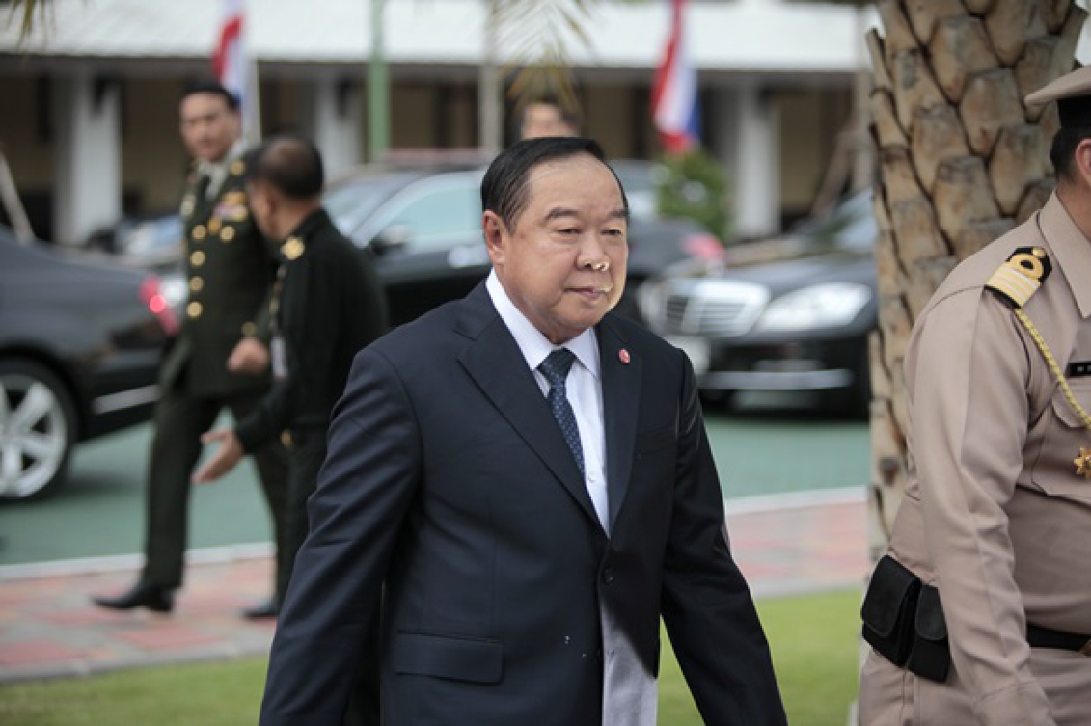 "ประวิตร"ปัดข่าวพบ"ทักษิณ"ที่จีน "ประวิตร"ปัดข่าวพบ"ทักษิณ"ที่จีน