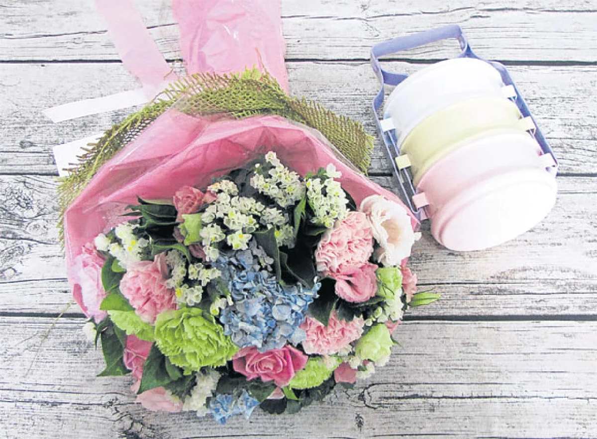 ปิ่นโตดอกไม้