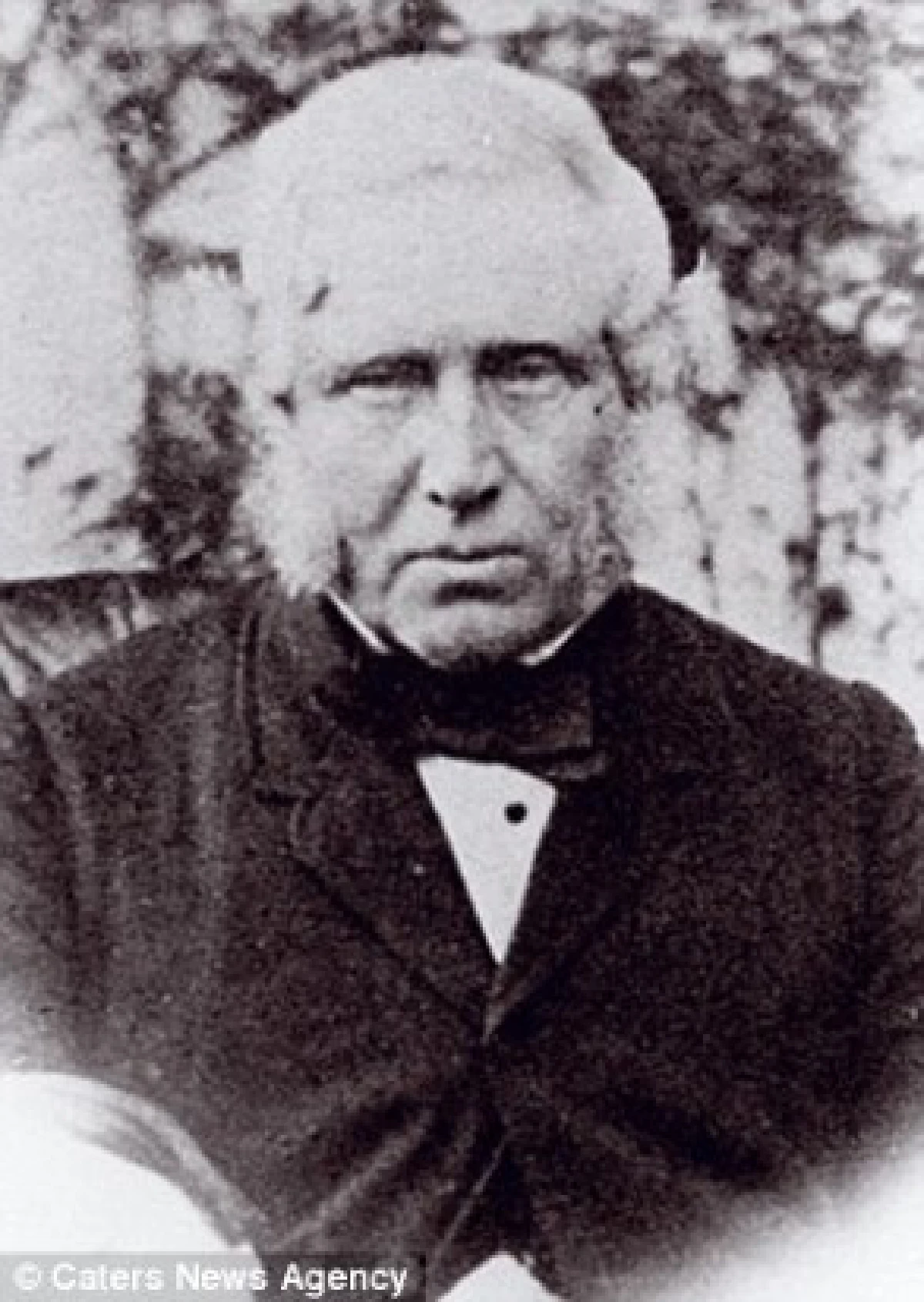 สยอง!สาวอังกฤษถ่ายติดผีในบ้านตัวเอง