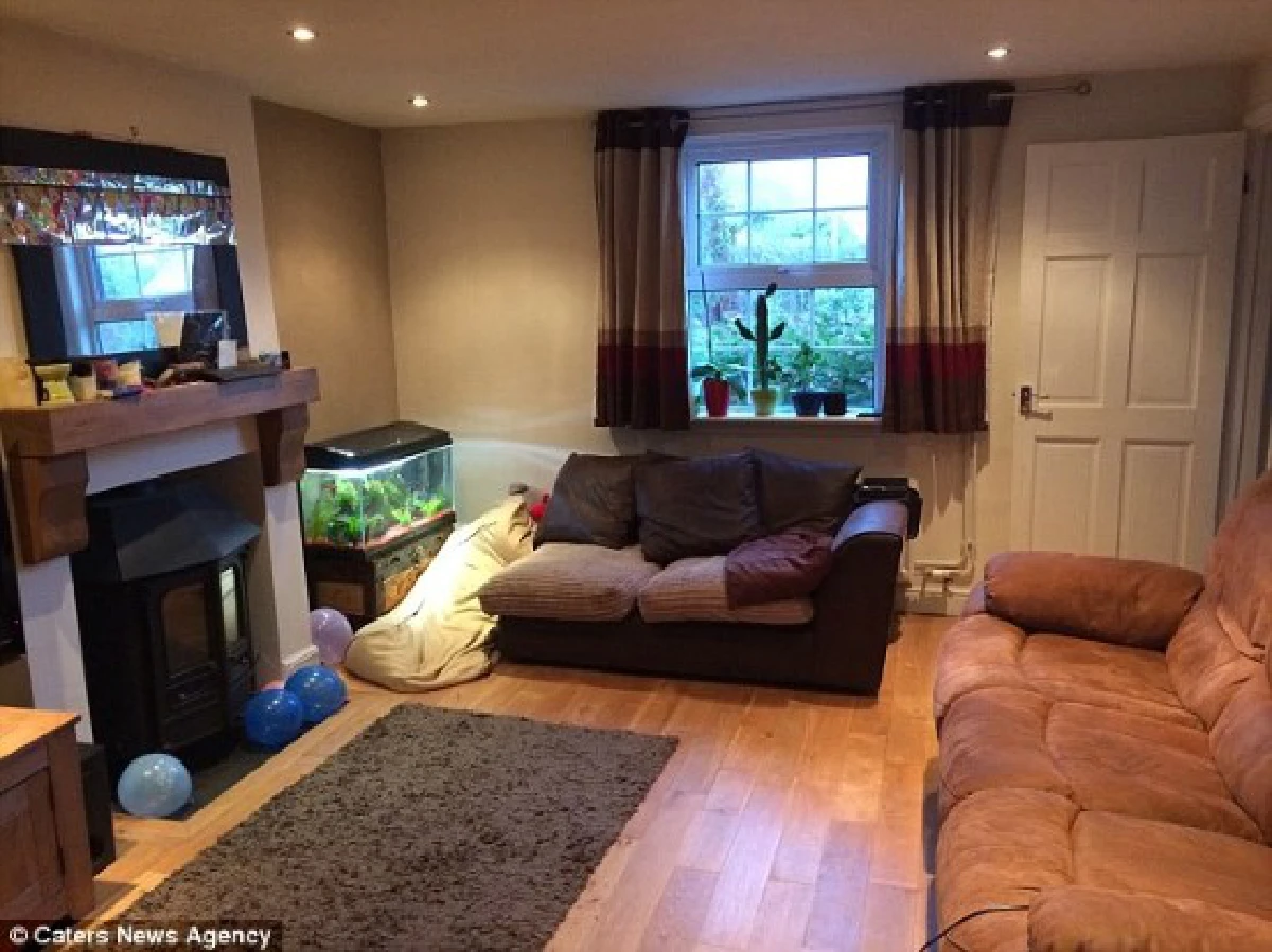 สยอง!สาวอังกฤษถ่ายติดผีในบ้านตัวเอง