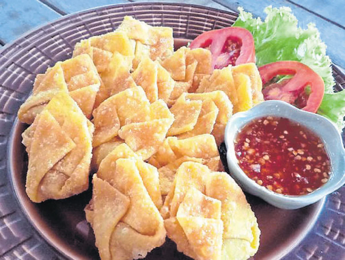 บ้านสุทธิลักษณ์ ร้านนี้มีดีที่แหนม