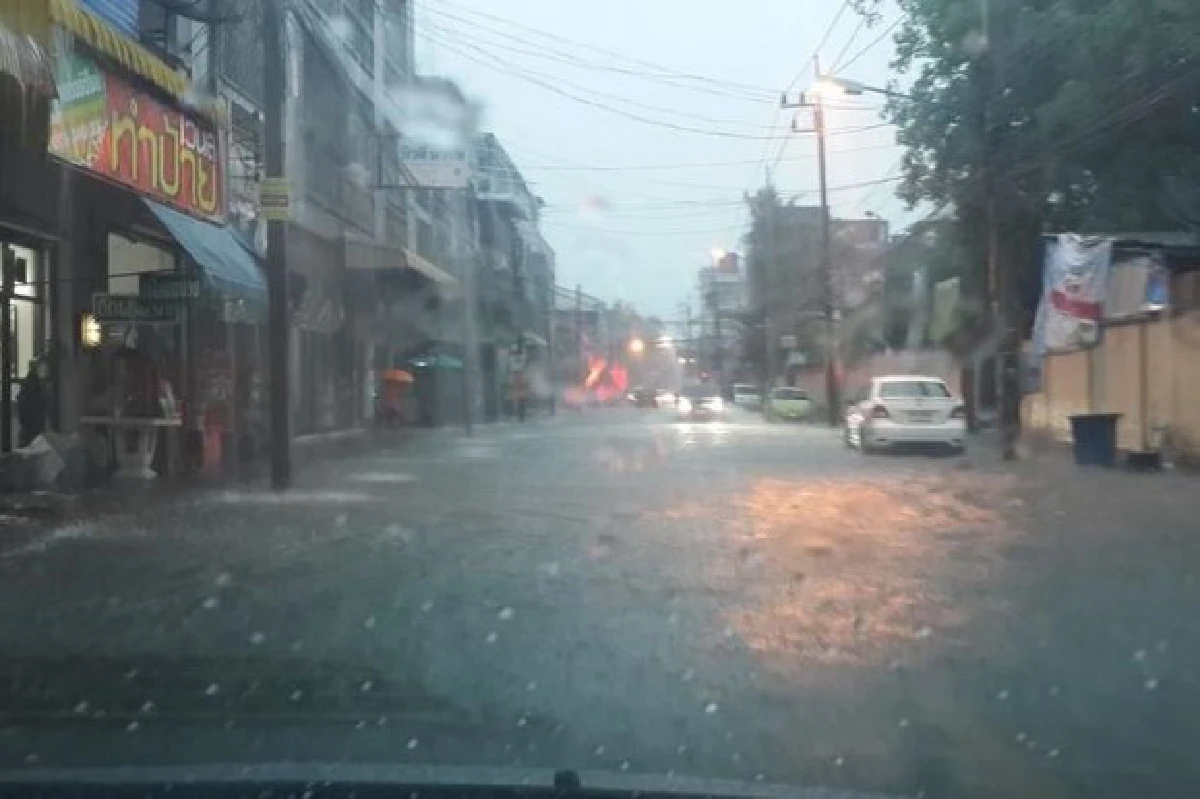 ด่วน!นครศรีฯสั่งขนของขึ้นที่สูงน้ำป่าจ่อเข้าตัวเมือง