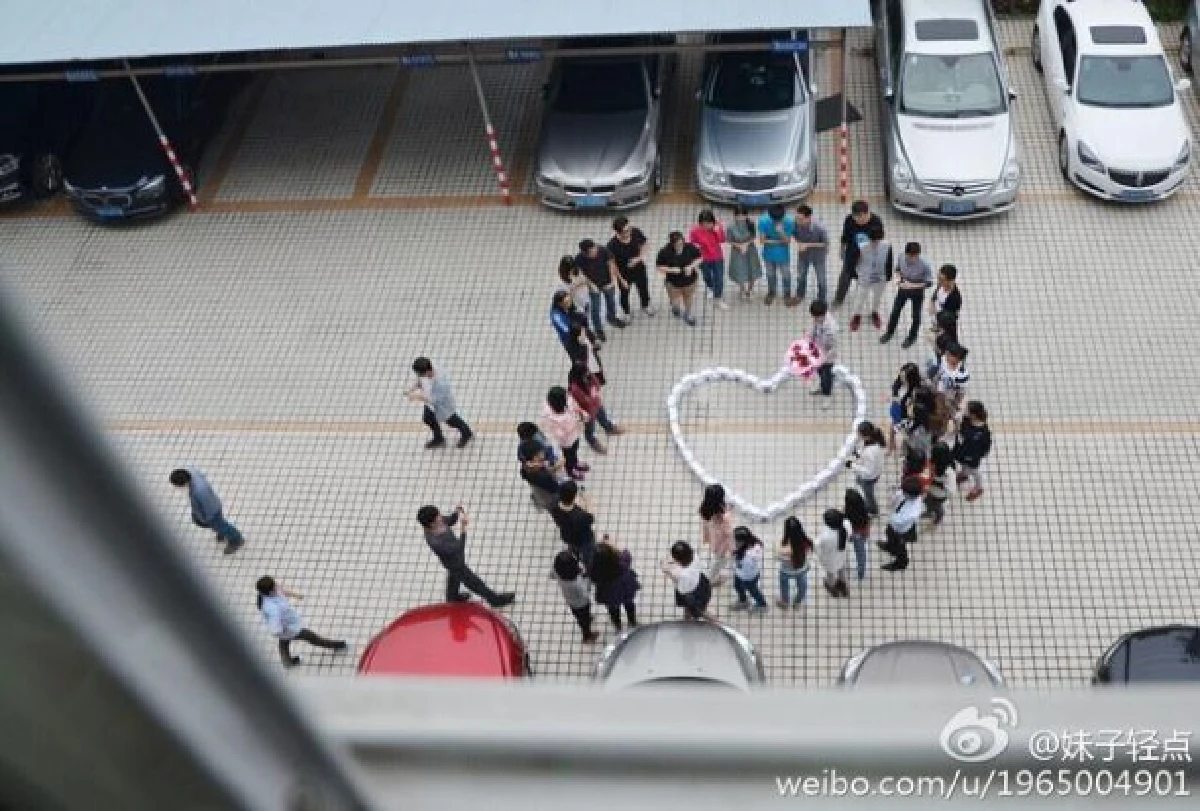 หนุ่มจีนทุ่มซื้อไอโฟน99เครื่อง สารภาพรักเพื่อนร่วมงาน