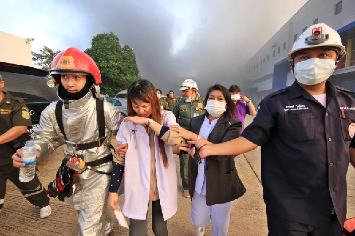 ไฟไหม้โรงงานในนิคมบางกะดีเสียหายกว่า500ล.