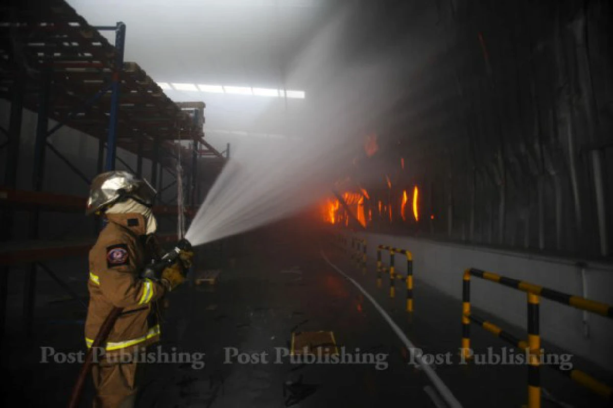 ไฟไหม้โรงงานในนิคมบางกะดีเสียหายกว่า500ล.