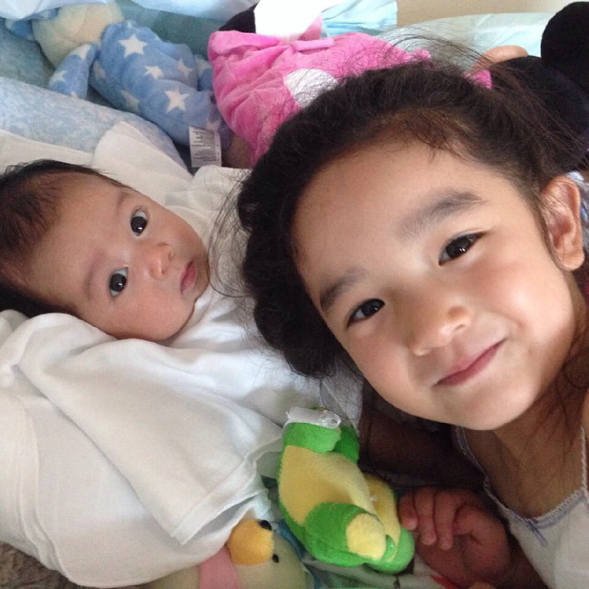 ซุปตาร์ตัวจิ๋ว!"ณดา-ณดล"ลูกแม่กบ พ่อบรู๊ค น่ารักสุดๆ