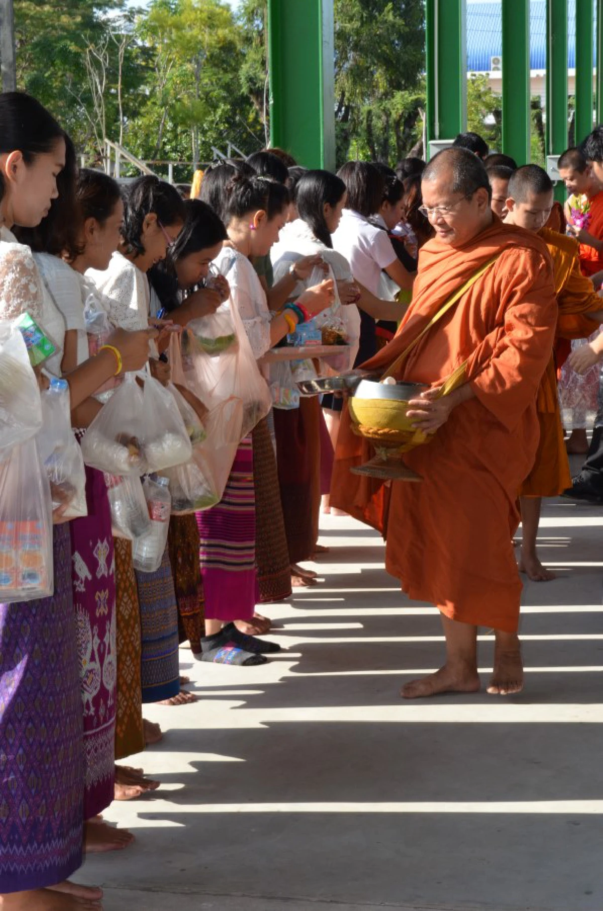 "ผอ.วิทยาลัยอาชีวะสุรินทร์" เจ้าของไอเดียผ้าไหมยูนิฟอร์ม