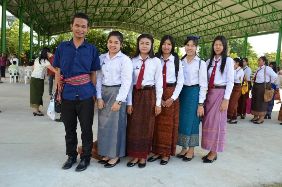 "ผอ.วิทยาลัยอาชีวะสุรินทร์" เจ้าของไอเดียผ้าไหมยูนิฟอร์ม