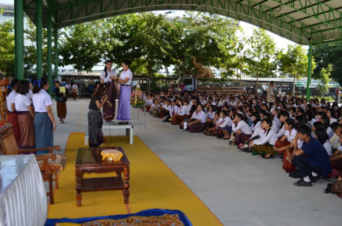 "ผอ.วิทยาลัยอาชีวะสุรินทร์" เจ้าของไอเดียผ้าไหมยูนิฟอร์ม