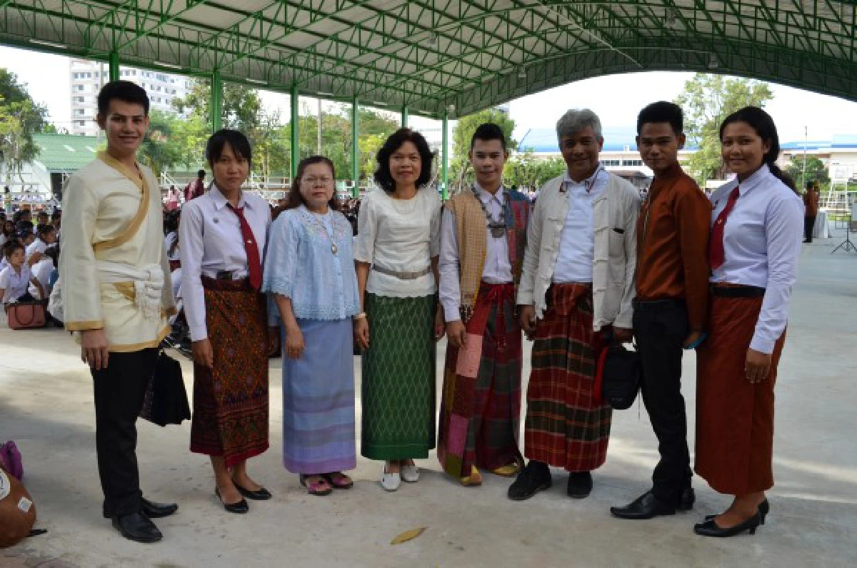 "ผอ.วิทยาลัยอาชีวะสุรินทร์" เจ้าของไอเดียผ้าไหมยูนิฟอร์ม