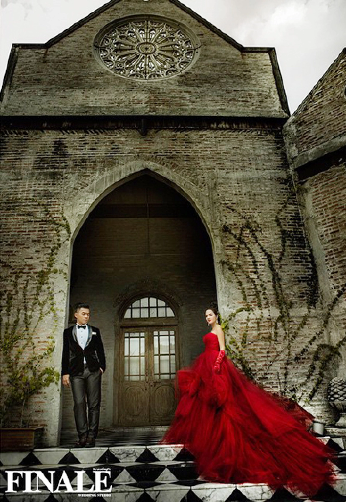 เผยภาพพรีเวดดิ้ง!"อ๋อม สกาวใจ"ในชุดเจ้าสาวสีแดง