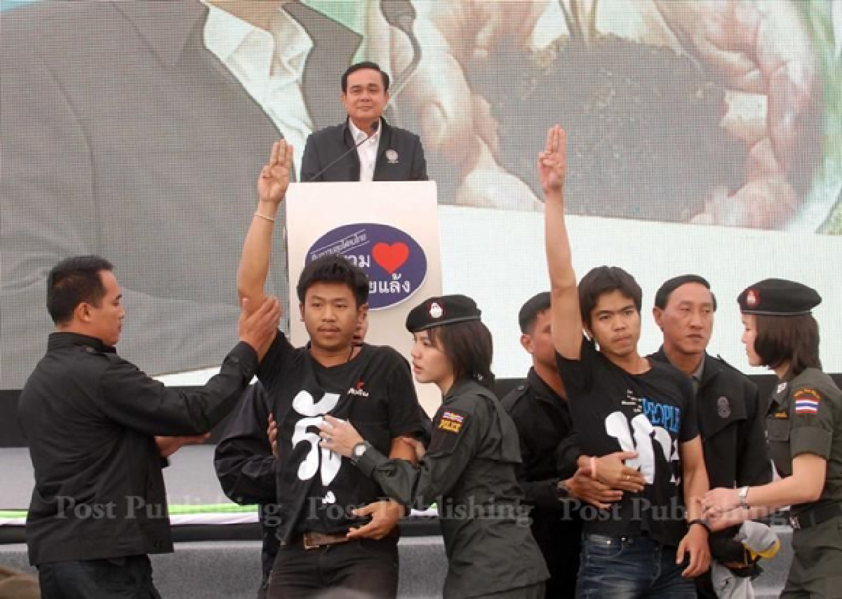 Students "welcome" Prayut in Northeast (Thursday update)