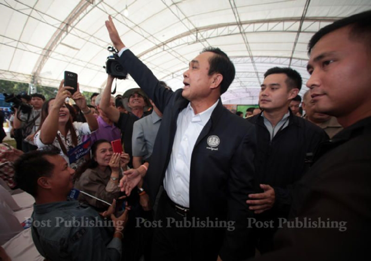 Students "welcome" Prayut in Northeast (Thursday update)