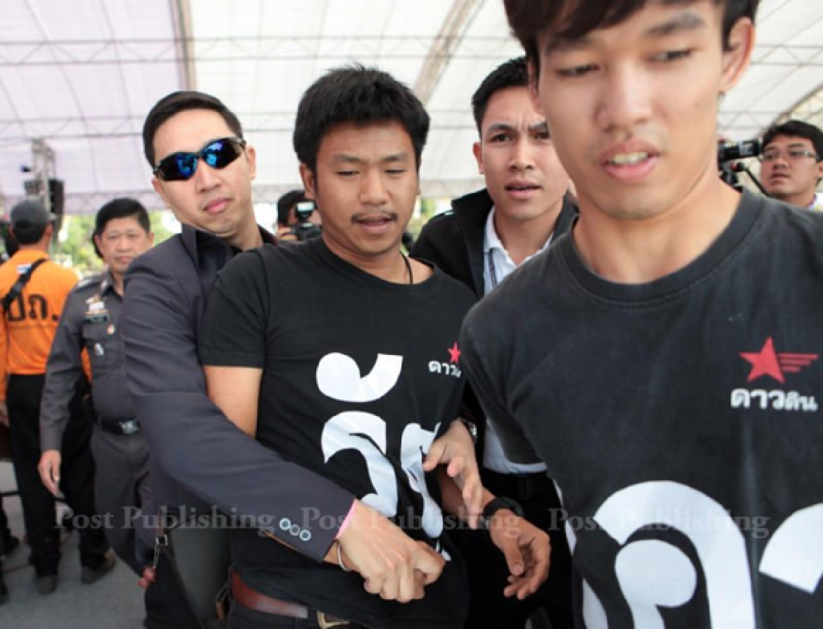 Students "welcome" Prayut in Northeast (Thursday update)