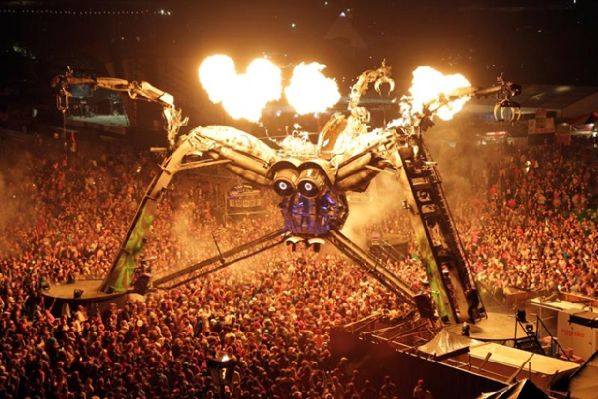 Alien spider arrives on November 29