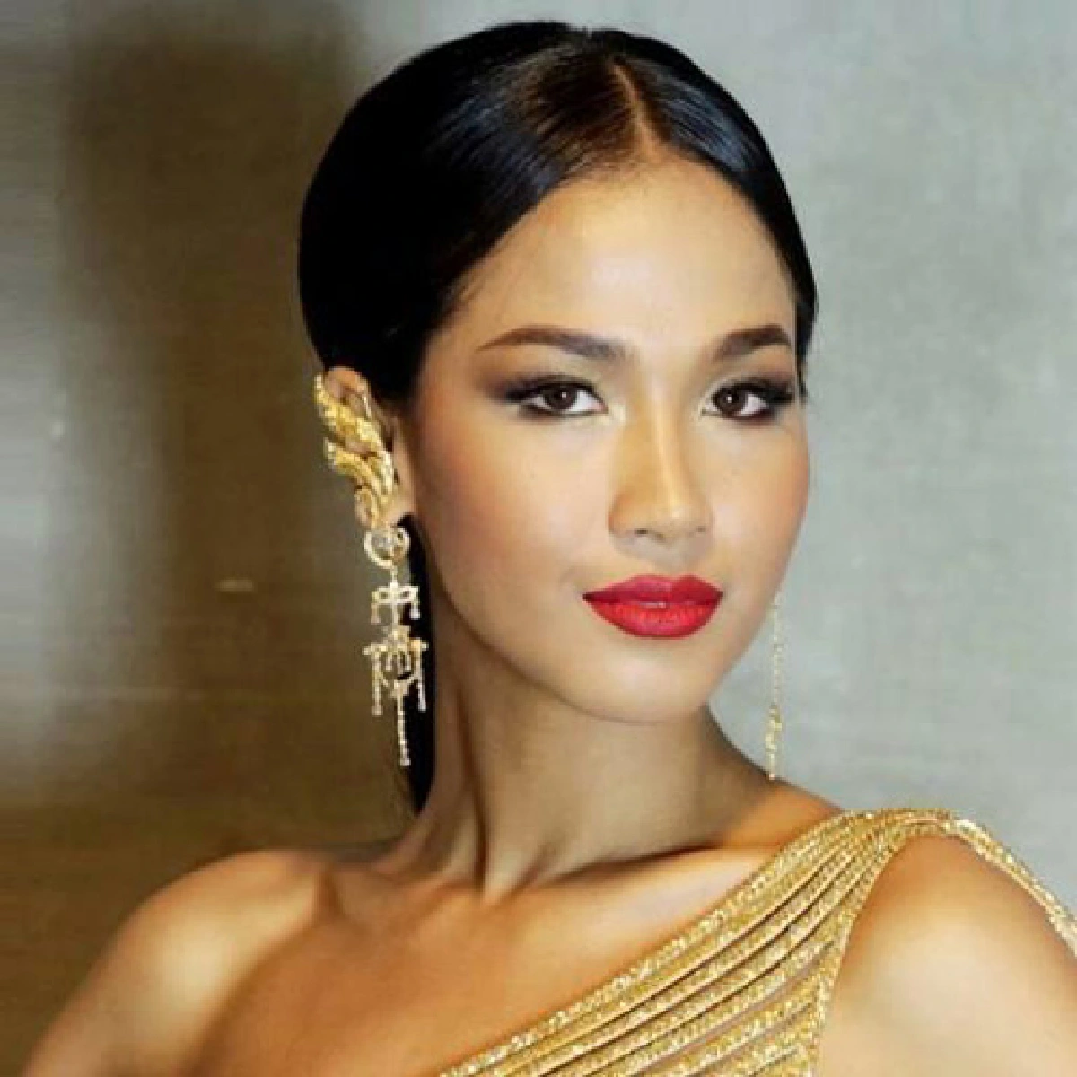 ชมชุดจริง!"น้องเมญ่า"ใส่โชว์บนเวทีมิสเวิลด์