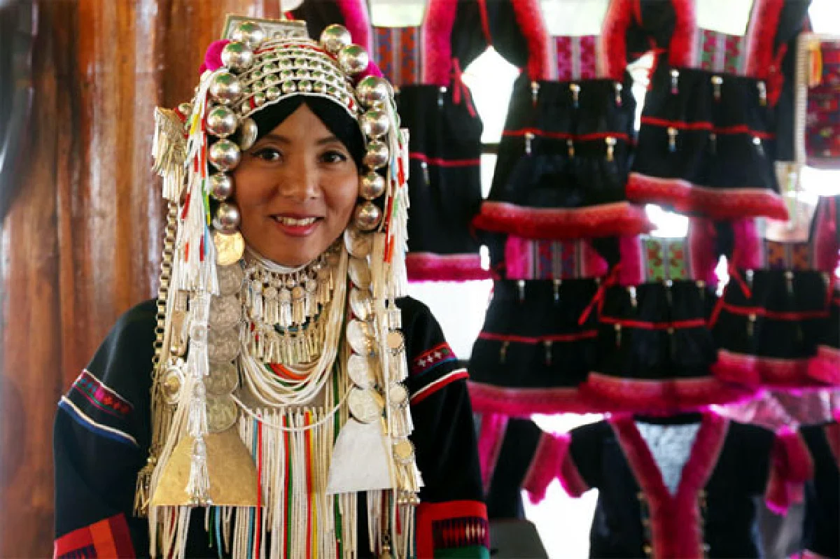 ดอกไม้ใต้แสงเทียนสวนแม่ฟ้าหลวง