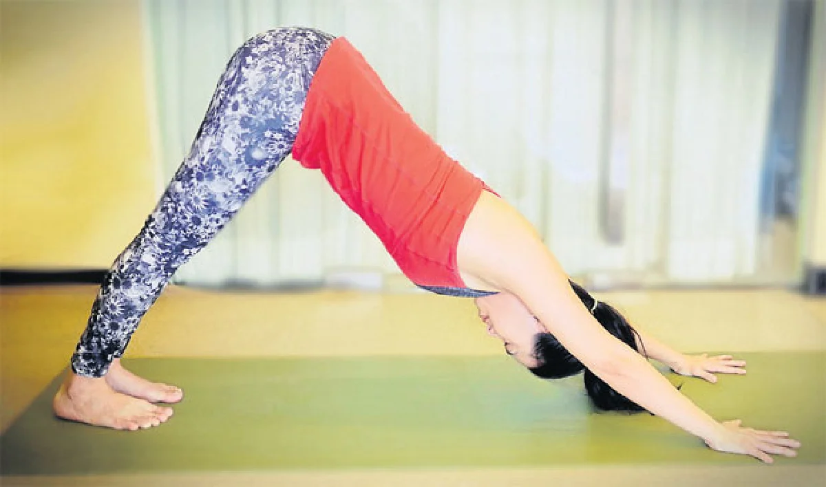 ท่าปลาโลมาแยกขา