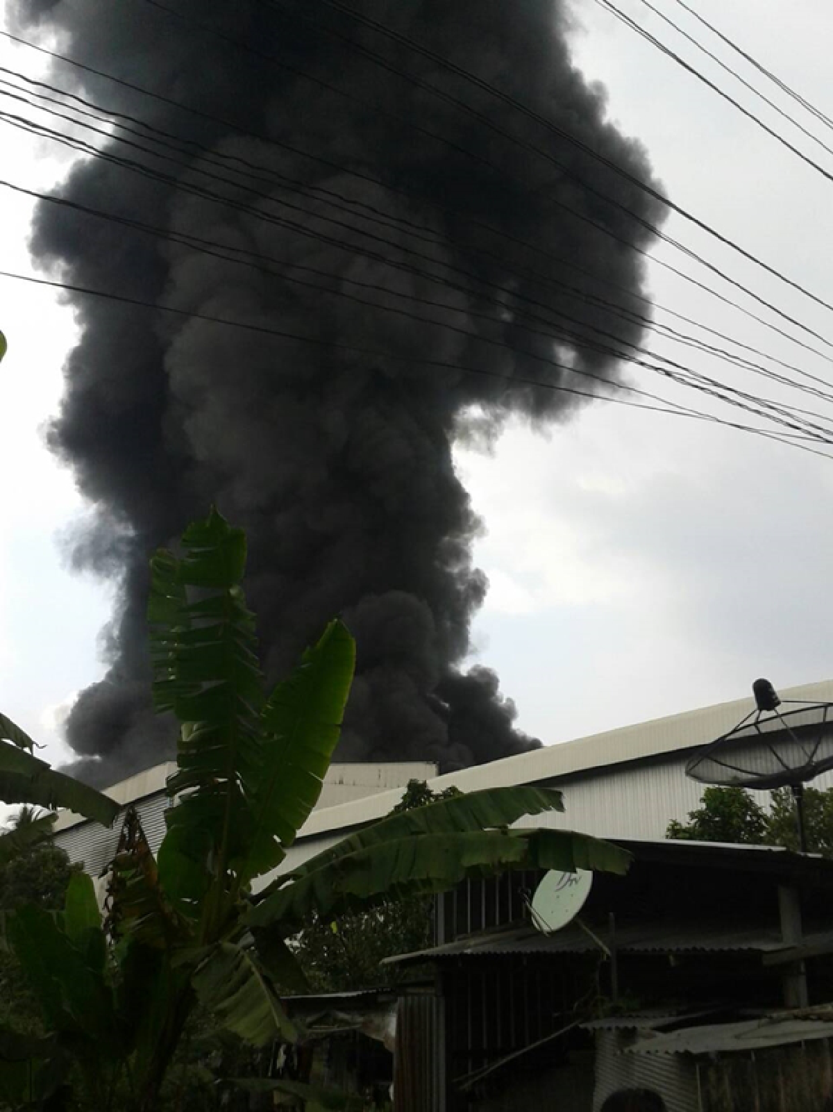 ไฟไหม้!โรงงานพลาสติกย่านพระราม2