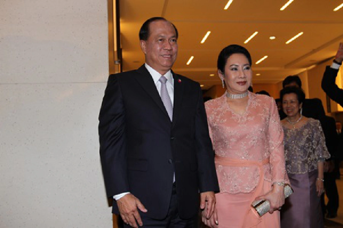 "ประยุทธ์"-"ยิ่งลักษณ์"ร่วมงานแต่งลูกเจ้าสัวซีพี