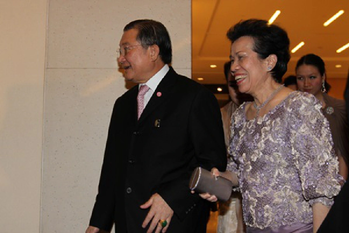 "ประยุทธ์"-"ยิ่งลักษณ์"ร่วมงานแต่งลูกเจ้าสัวซีพี