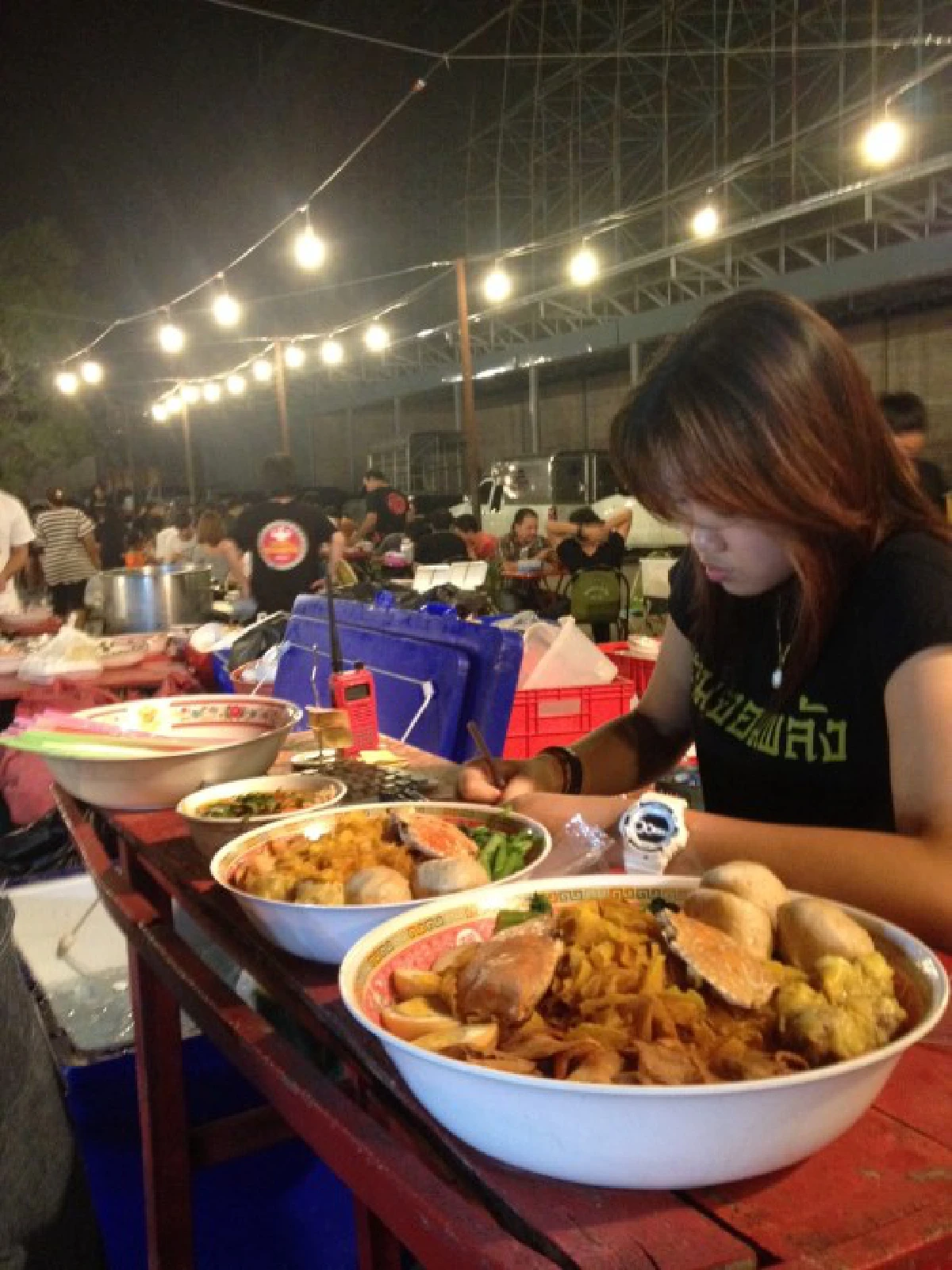 ถอดรหัสเทรนด์ฮิต "อาหารจานยักษ์"