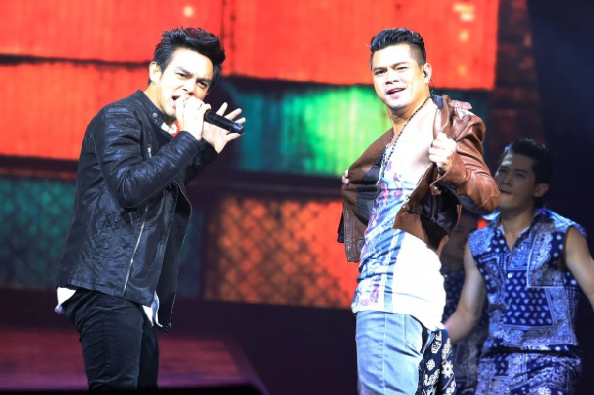 "มอส"ชวนเพื่อนซี้!แดนซ์กระจาย ฉลองปาร์ตี้ครบ25ปี