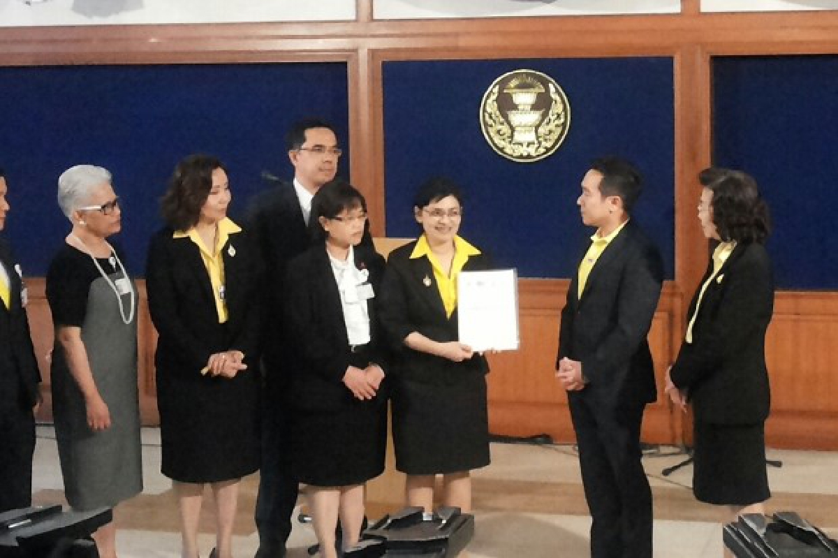 ภาคีต้านโกงยื่นกมธ.ดันพรบ.กองทุนคุณธรรม ภาคีต้านโกงยื่นกมธ.ดันพรบ.กองทุนคุณธรรม