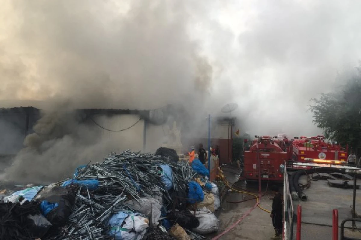 ไฟไหม้โกดังเก็บฝ้ายอยุธยาคาดเสียหายกว่า3ล้าน