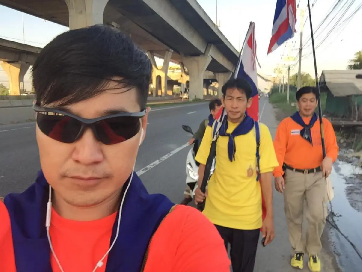 "เล็ก ฝันเด่น"เดินเท้าแก้บน!หลังปท.พ้นวิกฤตการเมือง