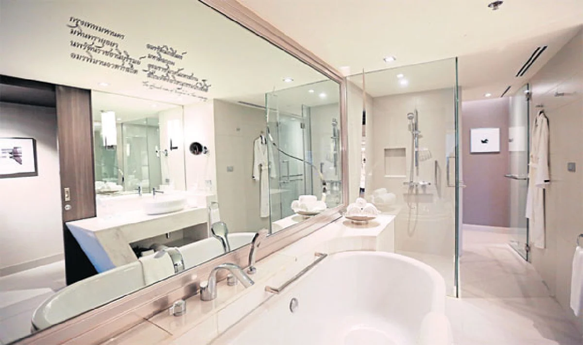 โฮลอินวัน เลอ เมอริเดียน สุวรรณภูมิ