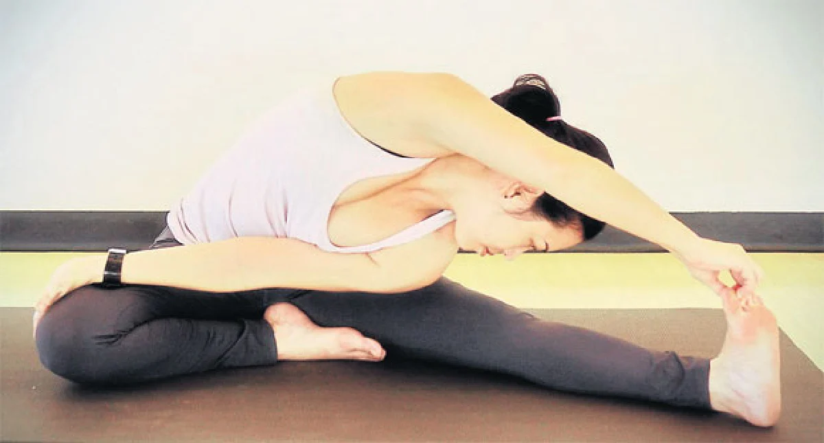 ท่า Revolved Janu Sirasana