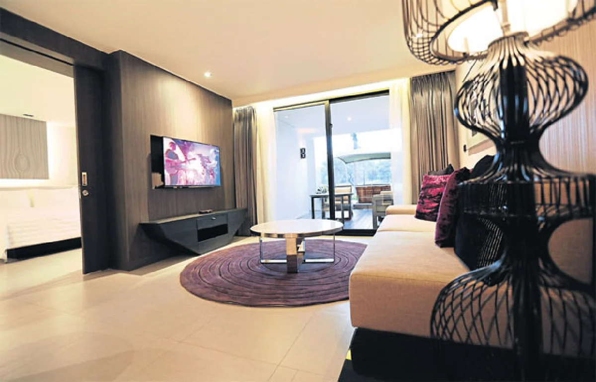 โฮลอินวัน เลอ เมอริเดียน สุวรรณภูมิ