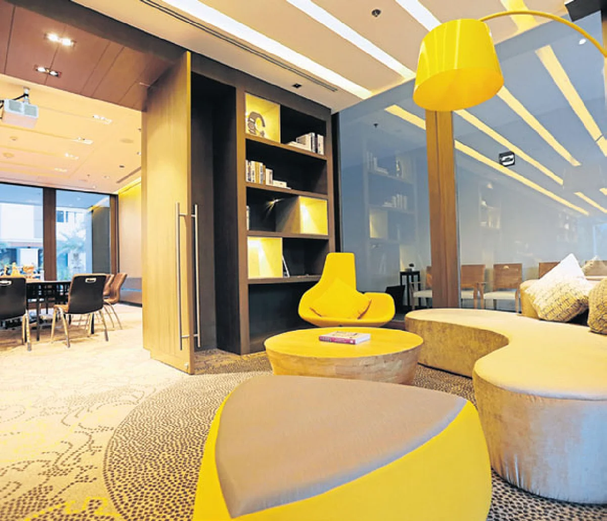 โฮลอินวัน เลอ เมอริเดียน สุวรรณภูมิ