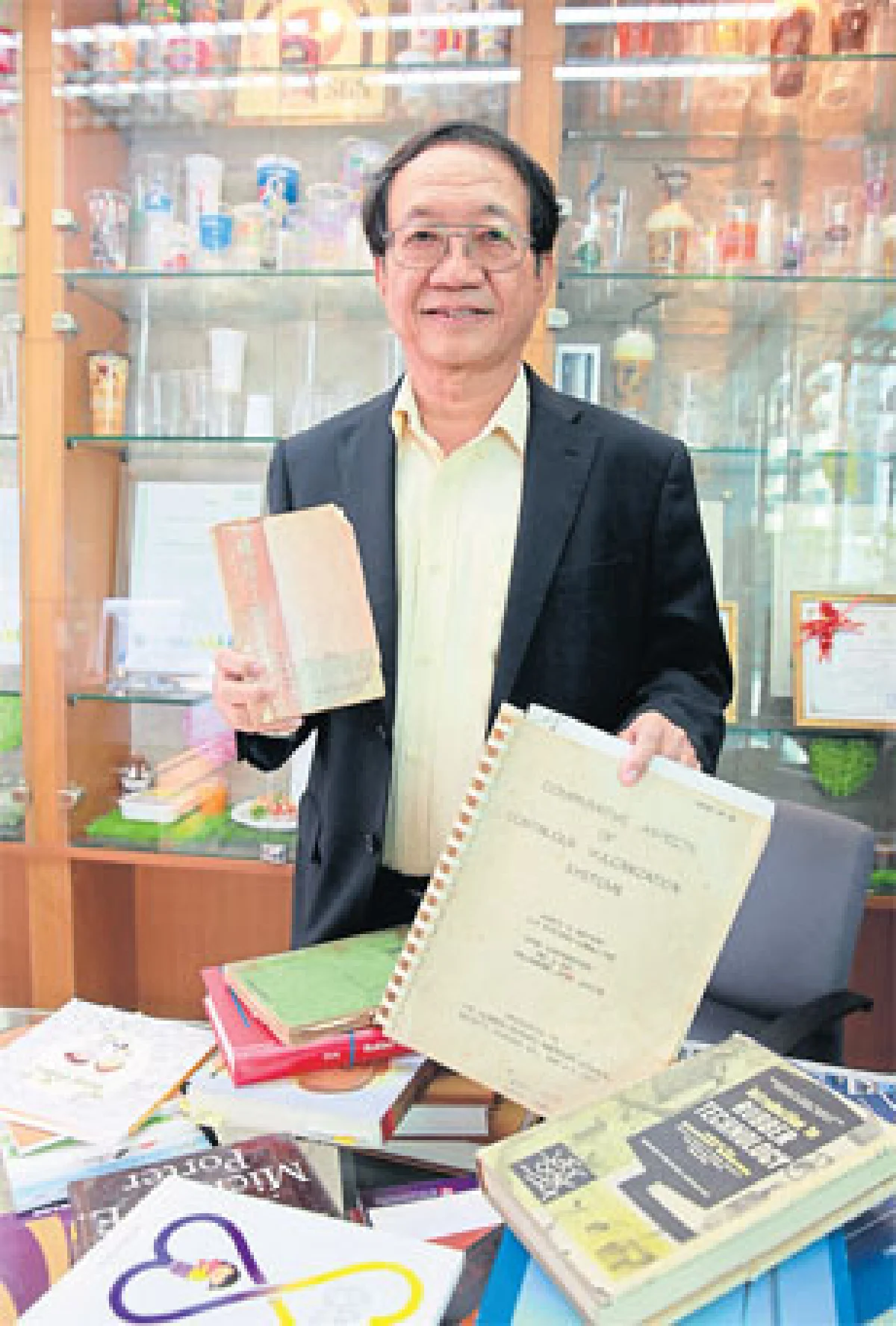 หนังสือ (เก่า) ทรงคุณค่ากับความสำเร็จของ ดร.ภวัฒน์ วิทูรปกรณ์
