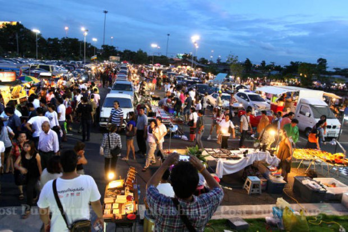 "ตลาดมืดหมื่นล." ขุมทรัพย์ยามค่ำคืน "ตลาดมืดหมื่นล." ขุมทรัพย์ยามค่ำคืน
