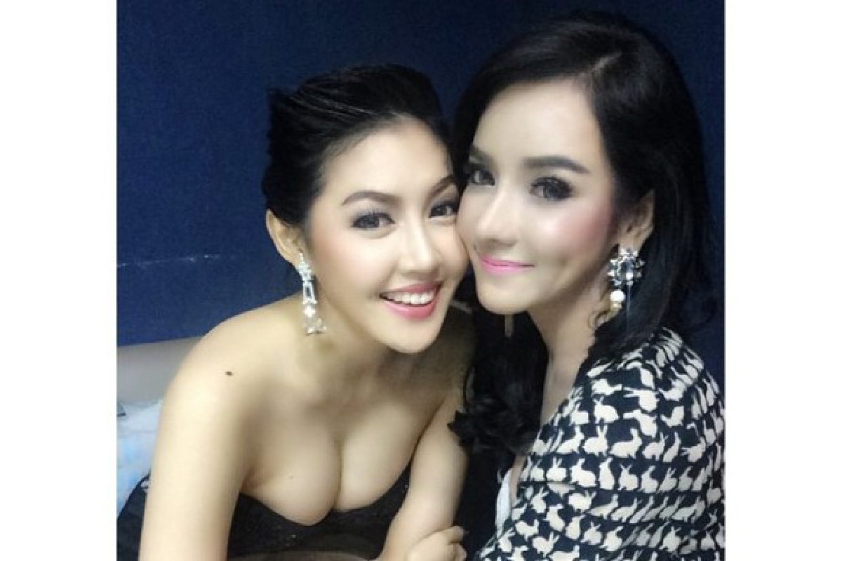 "กระต่าย" เปิดตัวคู่เลสเบี้ยน "เก๋ เลเดอเรอร์" "กระต่าย" เปิดตัวคู่เลสเบี้ยน "เก๋ เลเดอเรอร์"