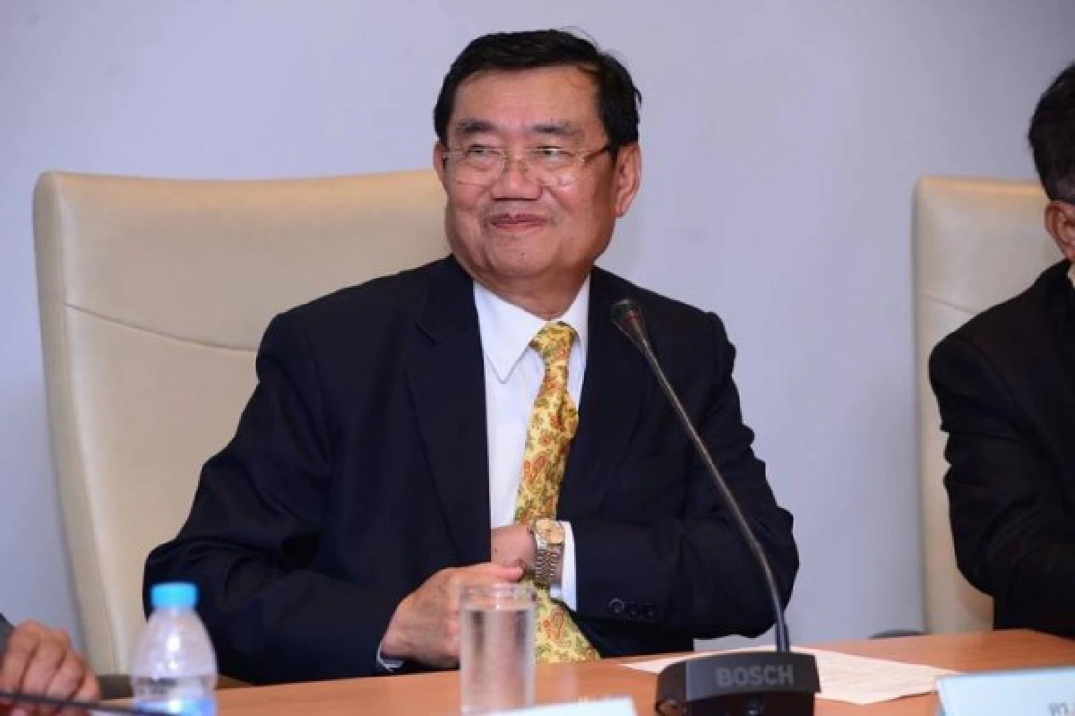 อำนวย ปะติเส "รมต.ยาง"กับงานสุดหิน