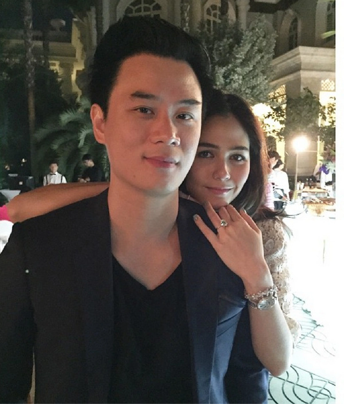 สุดหวาน!น็อตคุกเข่าขอ "ชมพู่" แต่งงาน